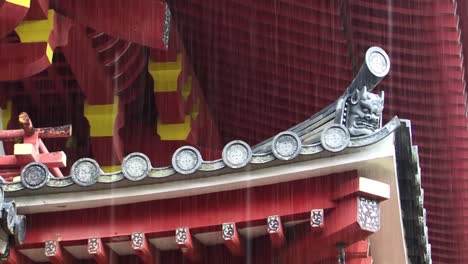 Detail-of-the-roof-of-the-Byodo-In-Temple,Valley-of-the-Temples-Memorial-Park,Kahaluu,-Oahu,-Hawaii,-during-rain