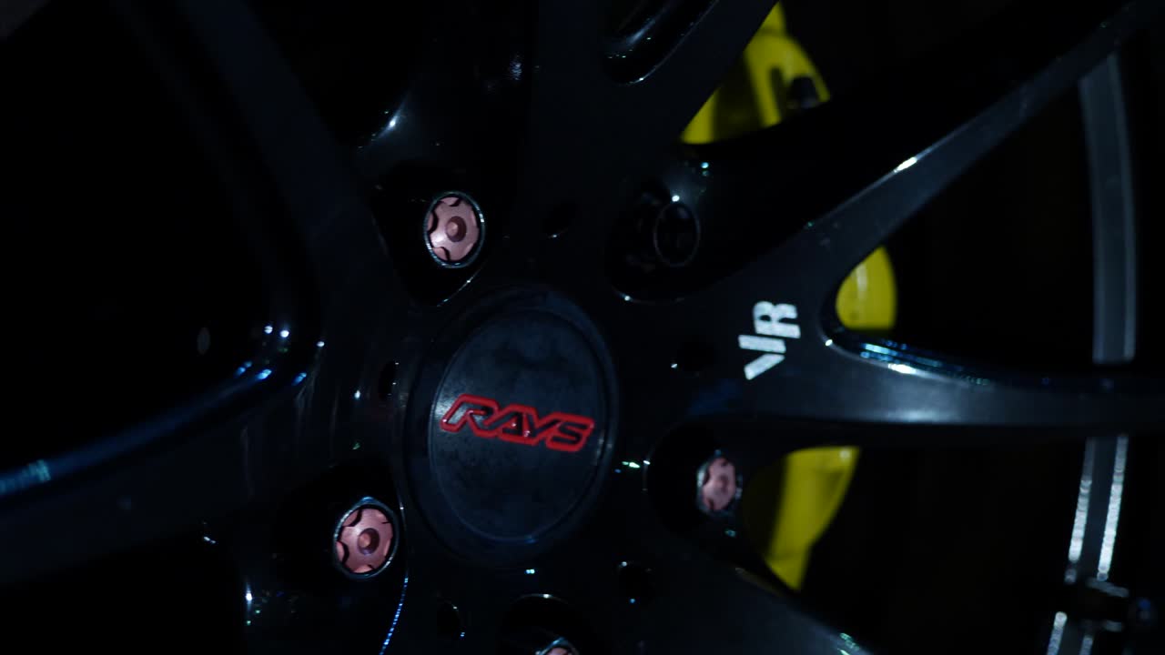 Car wheel with Rays logo