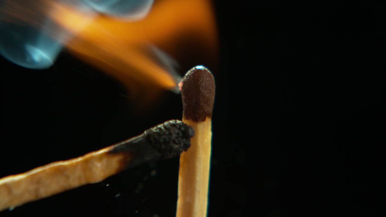 algunas llamas estaban destinadas a reencenderse