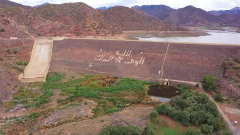 Experimente-La-Cruda-Realidad-De-La-Escasez-De-Agua-Y-El-Impacto-De-Las-Represas-En-Nuestro-Medio-Ambiente-Con-Esta-Poderosa-Colección-De-Imágenes-De-Archivo