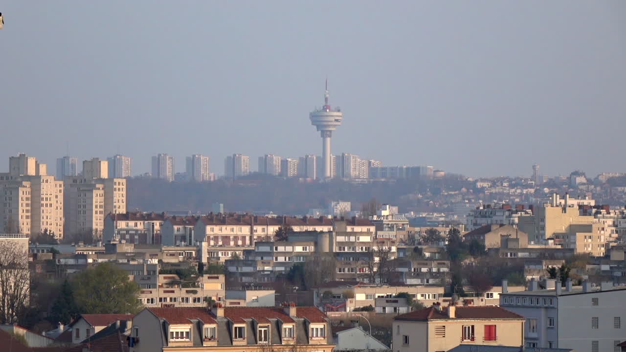 vista del paisaje urbano de los tejados cerca de un centro de torres en parís, francia