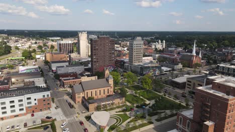 Jackson,-Michigan-Drone-Video-Moviéndose-Hacia-Abajo