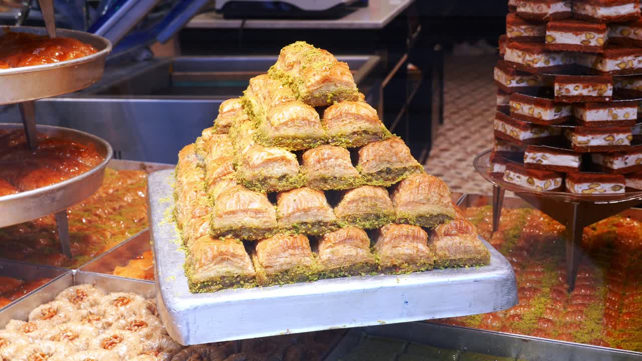 una exhibición de deliciosa baklava