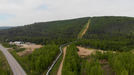 Video-De-Drones-De-4k-Del-Oleoducto-Trans-Alaska-En-Fairbanks,-Ak-Durante-Un-Día-Soleado-De-Verano-14