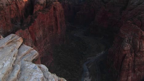 Panup-Von-Engeln,-Die-Im-Zion-Nationalpark,-Utah