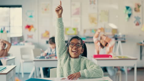 niña, niño y manos para preguntas de clase