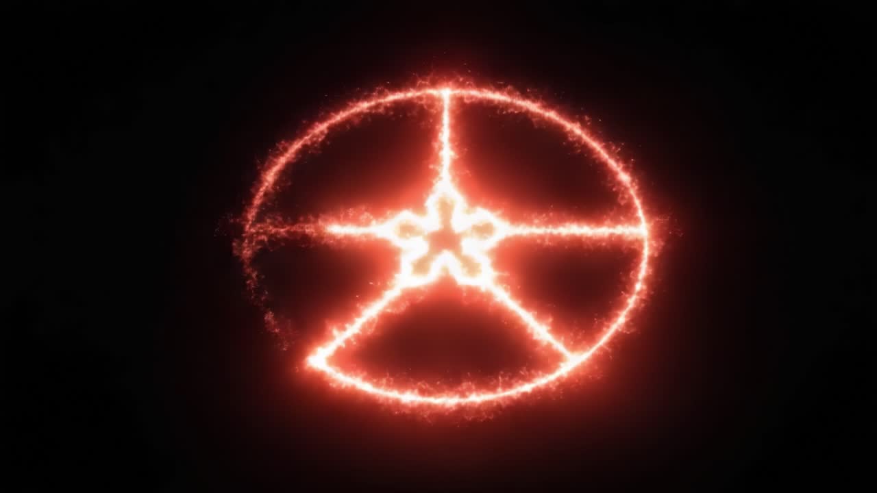 Transformación dinámica de un símbolo ardiente: Cautivadora evolución visual desde un diseño de llama circular a un motivo de estrella centelleante en un entorno oscuro