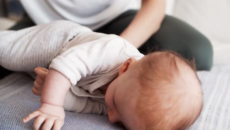 Mom-training-cute-baby-daughter