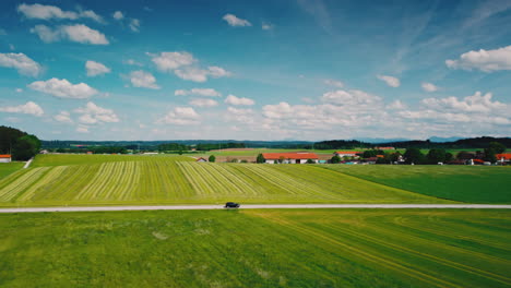 Saboree-La-Tranquila-Vida-Rural-En-El-Oeste-De-Alemania-Con-Impresionantes-Imágenes-Aéreas-De-Pueblos-Pacíficos,-Tractores-Segados-Y-Campos-Cosechados