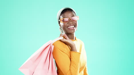 bolsa de compras, moda y venta al por menor con mujer negra