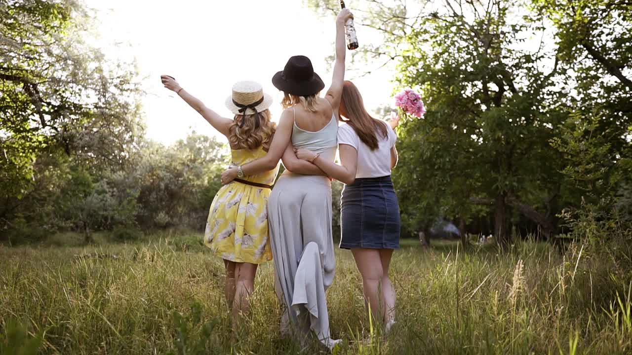 無料 ストック動画 - プラカード 1 のクローズ アップ