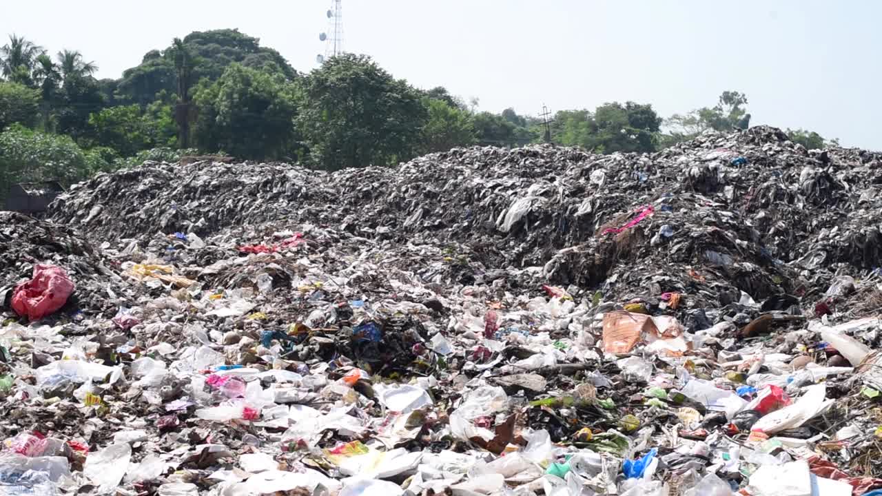 vertedero o vertedero de basura en la india que causa el calentamiento global