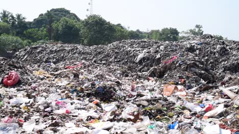 Vertedero-O-Vertedero-De-Basura-En-India-Que-Causa-El-Calentamiento-Global