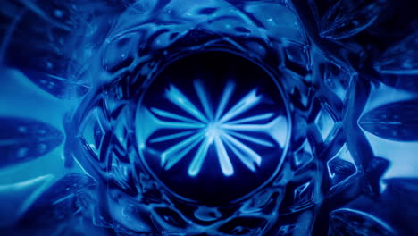 túnel de vidrio con bonitos reflejos y espectáculo de luces