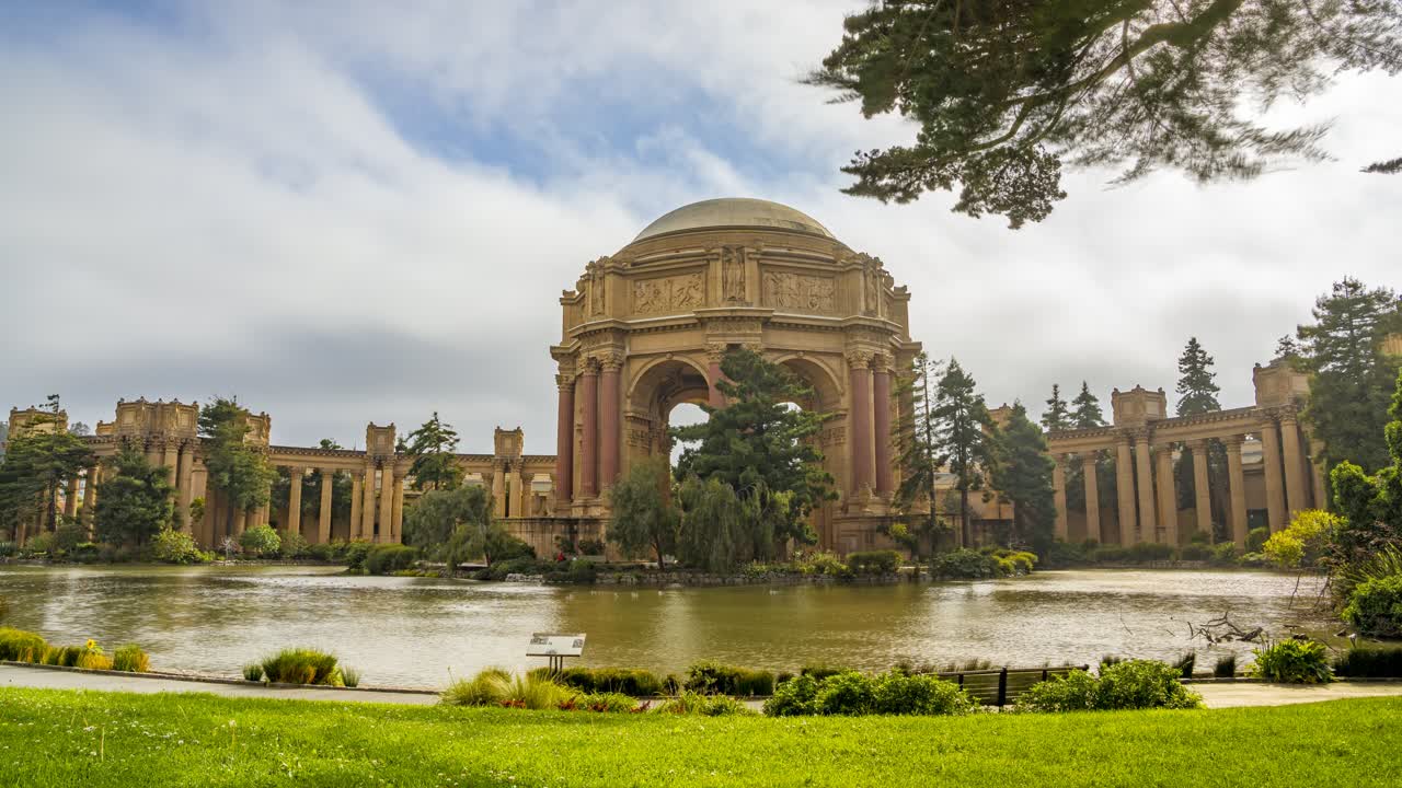 time lapse: дворец изобразительных искусств ракурс 2