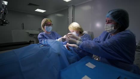 blefaroplastia cirugía plástica operación de rejuvenecimiento, modificación de la región del ojo