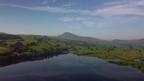 4K-Luftaufnahmen-Von-Der-Drohne-Vom-Lake-Bala-In-Nordwales