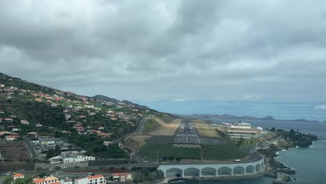 real time landing as seen by the pilots at funchal madeira island airport