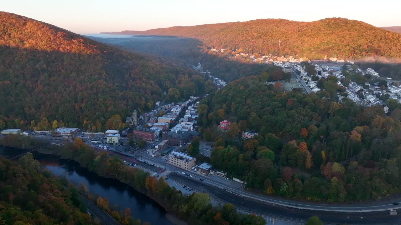 pueblo de jim thorpe enclavado entre montañas en el condado de carbon pennsylvania
