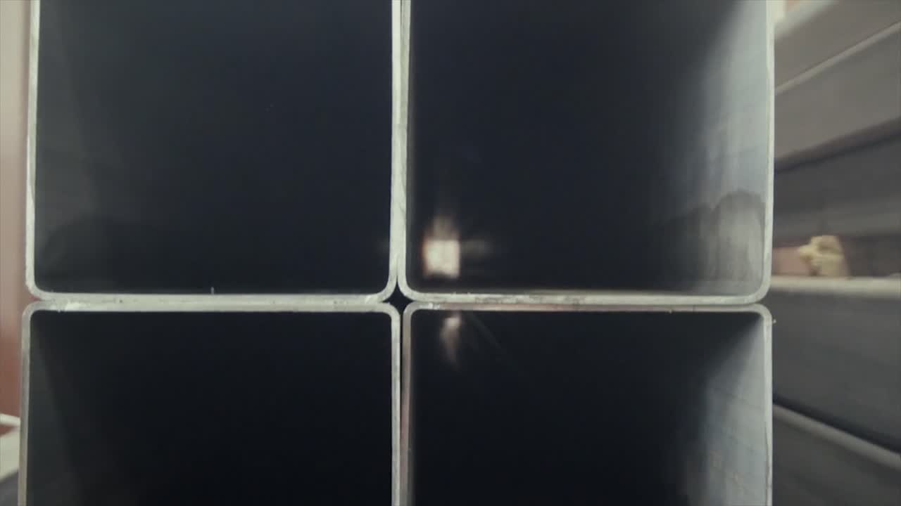 tuberías metálicas cuadradas