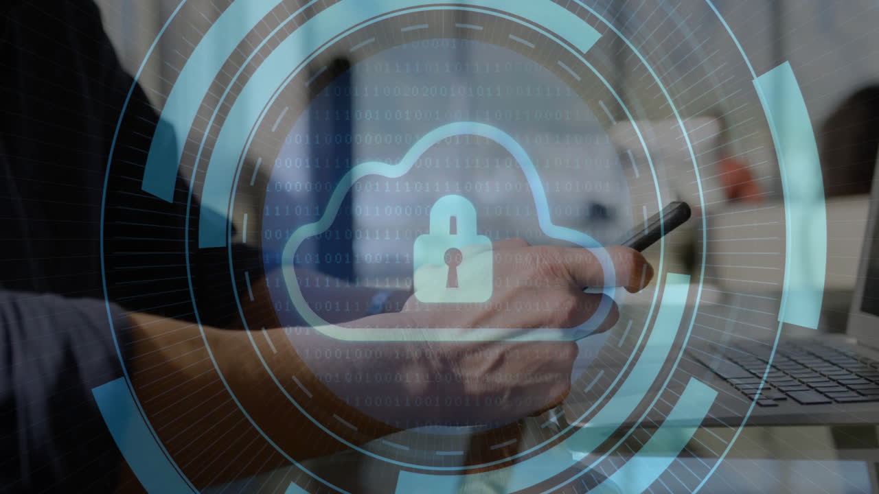 animación de nube con candado y escaneo de alcance sobre hombre caucásico usando teléfono inteligente