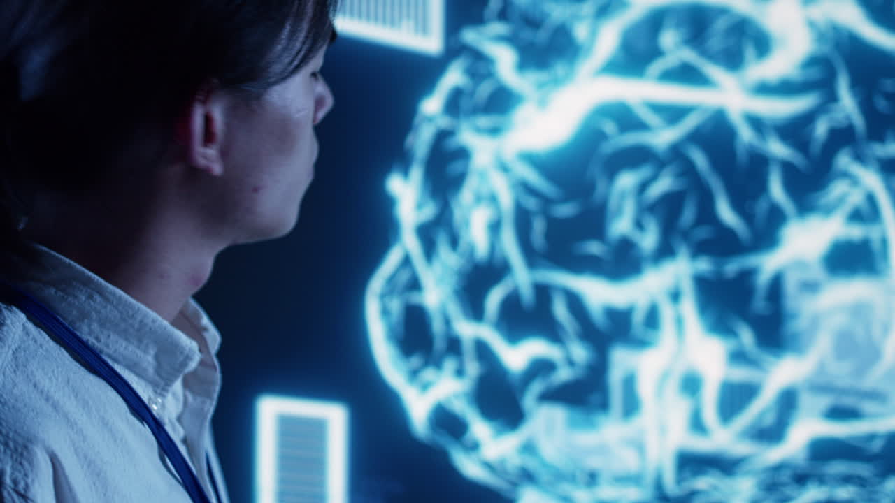 técnico que utiliza una simulación de computación artificial