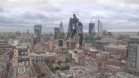 4k cinematic video shows london skyline in a cloudy day