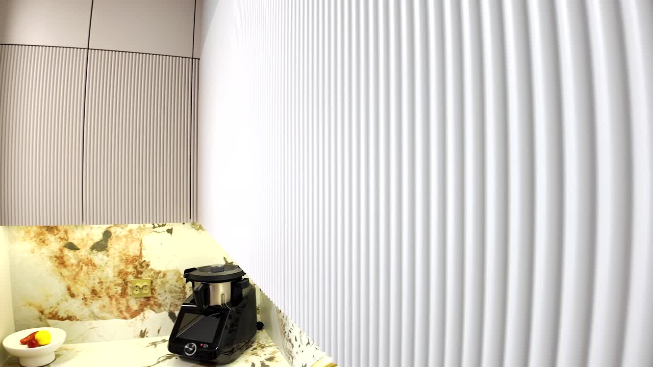 frontales ranurados de los armarios de la cocina. video de bienes raíces