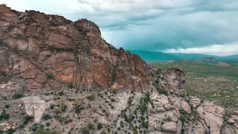 Escarpada-Montaña-De-Arizona-En-Tucson,-Estados-Unidos---Disparo-De-Drone