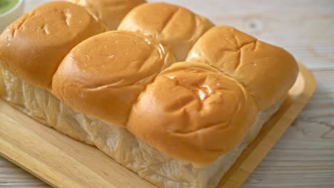 bread with thai pandan custard  on plate