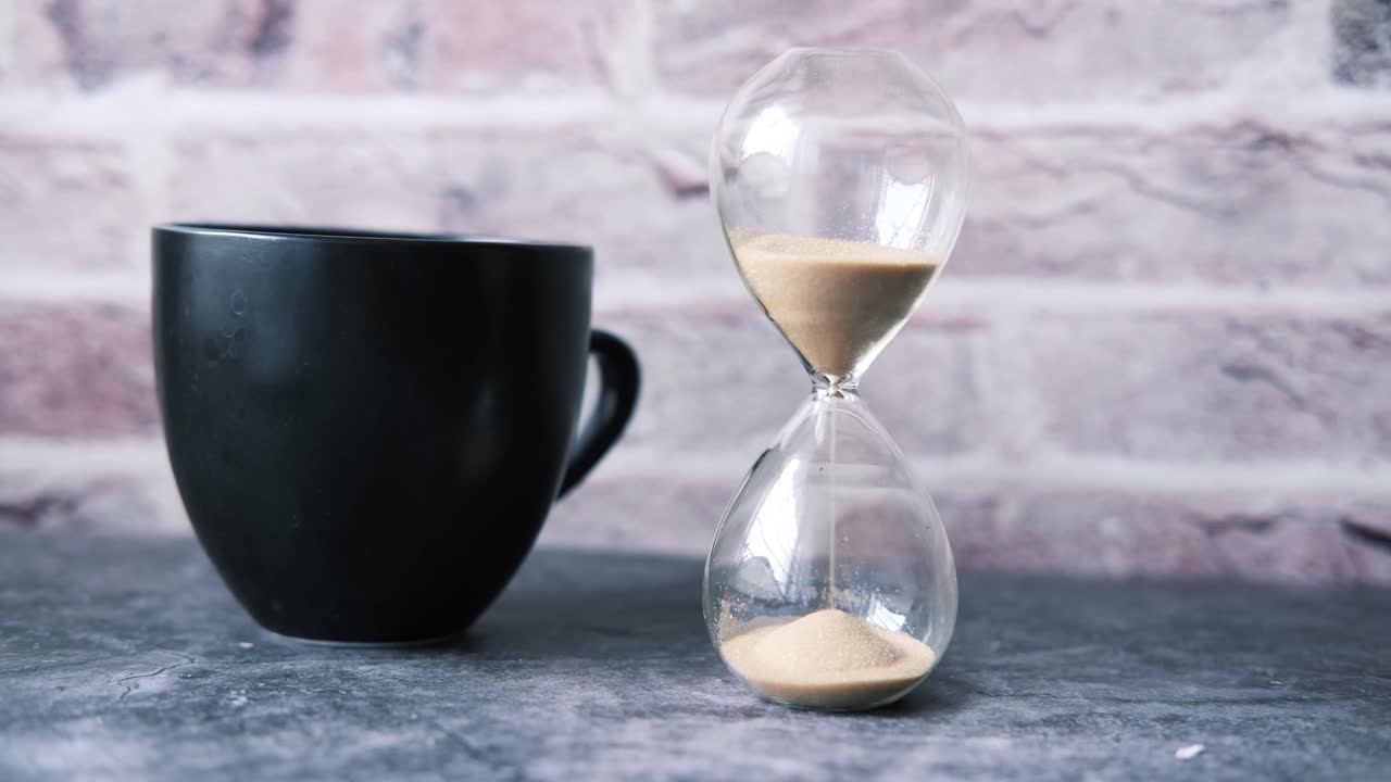 Coffee Break Hourglass