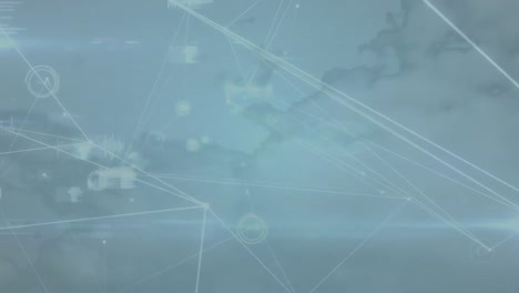 animación de la red de conexiones, procesamiento de datos y senderos de luz contra el cielo azul.