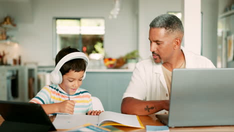 Familienhaus,-Kinder-Und-Eltern-Mit-Bildung