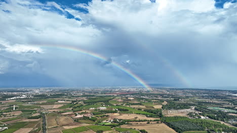 Aerial-perspective:-Montpellier's-vineyards,-Mediterranean-vistas