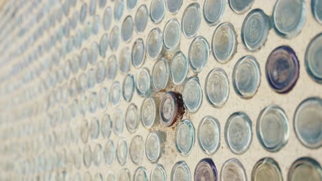 tom kelly's bottle house is a one-of-a-kind attraction located in rhyolite, nevada. this unique building was constructed entirely out of glass bottles.shot in 4k with sony a7s iii and dji rs2.