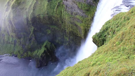 Isländischer-Wasserfall,-Skogarfoss-Bei-Skogar-In-Südisland