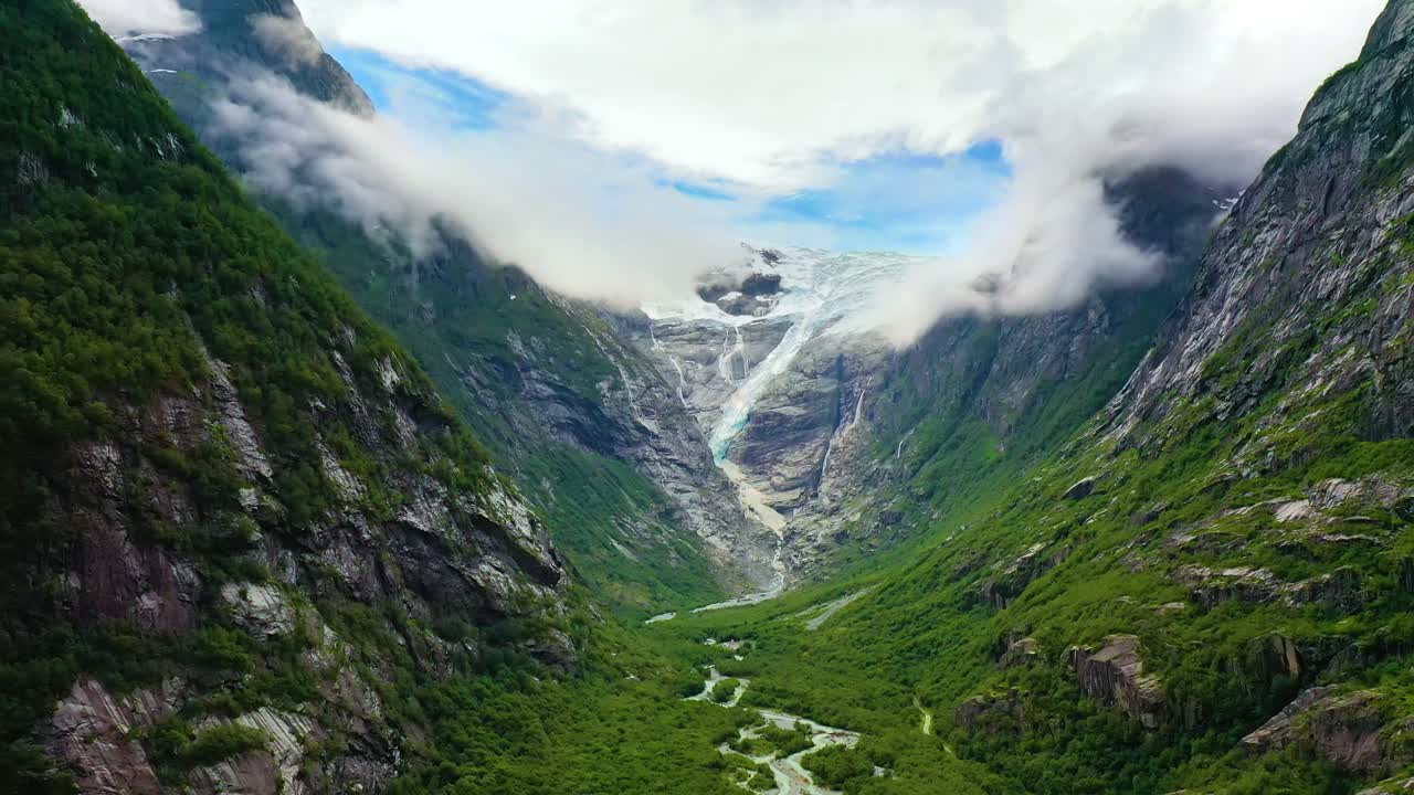 Bellissima natura Norvegia: Ghiacciaio Kjenndalsbreen