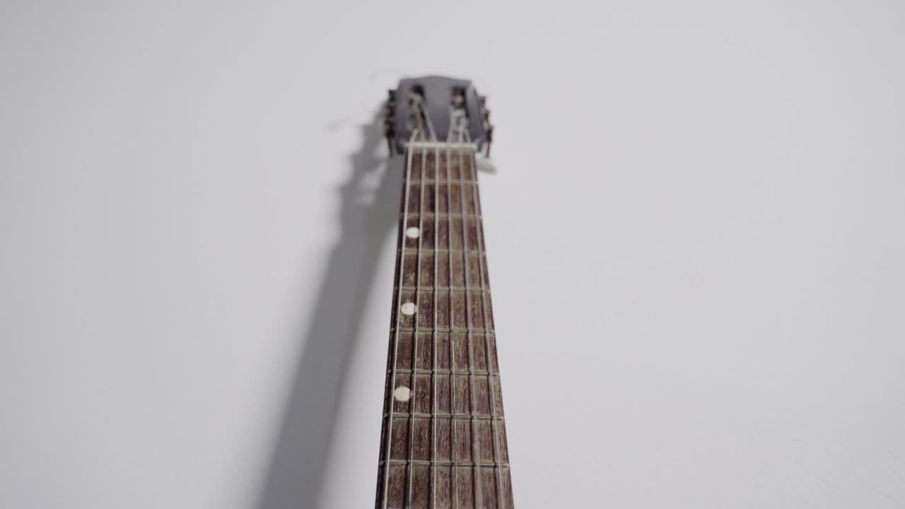 the guitar and its cords