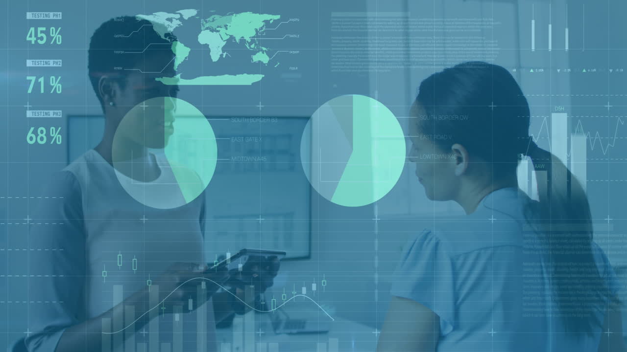 animación de la interfaz infográfica sobre diversas compañeras de trabajo sonriendo y compartiendo ideas en la oficina