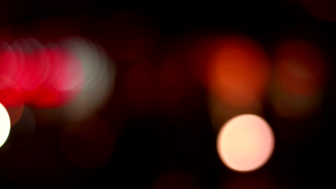 abstracto tráfico nocturno desfocado luces de la ciudad bokeh fondo, luces de automóviles concepto de vida nocturna de la ciudad