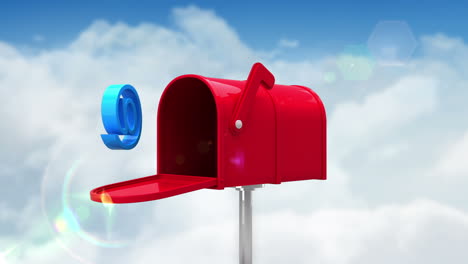 el símbolo en el buzón de correo sobre un fondo nublado