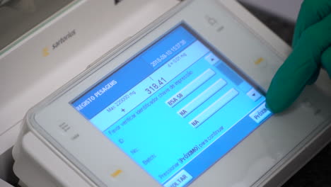 display electronic tablet pill scale numbers, laboratory environment