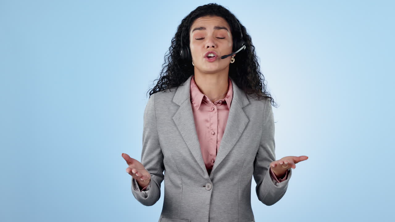 centro de llamadas, consultor enojado y llamada telefónica