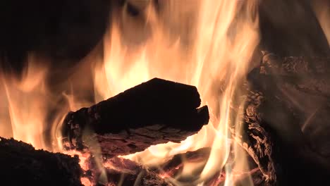 middle-shot-of-wood-fire