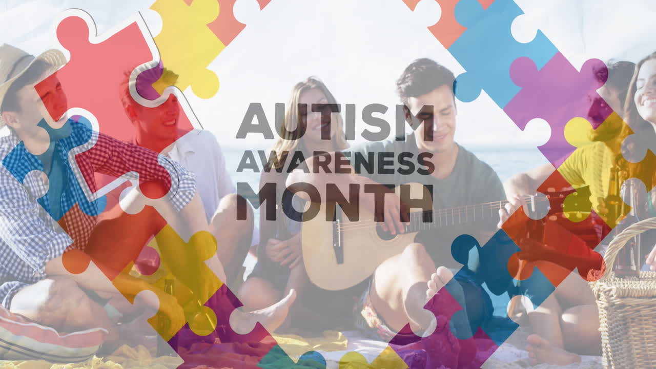Animazione del testo del mese della consapevolezza sull'autismo e pezzi di puzzle su amici felici e diversi