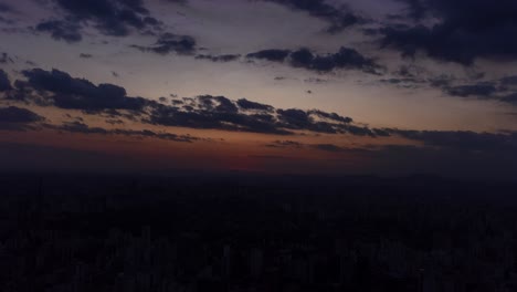Zeitraffer-Sonnenaufgang-In-São-Paulo-Mit-Einer-Drohne-4k