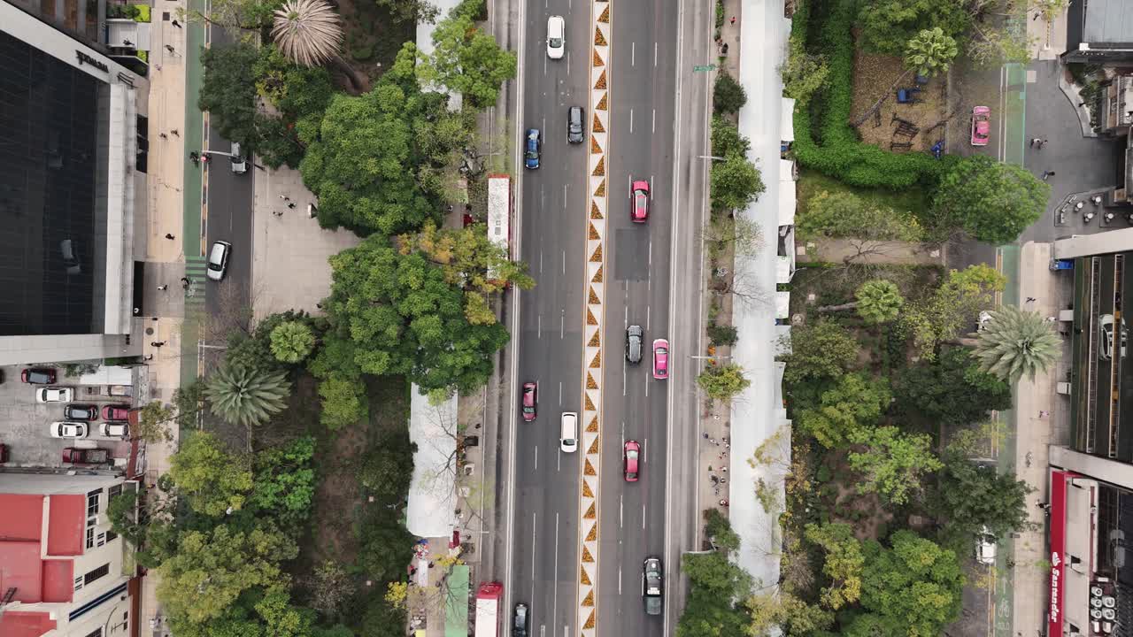 Captivating drone journey down Mexico City’s Paseo de la Reforma