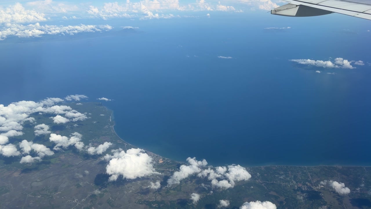 Flyvning over Stillehavet på Filippinerne med kommercielt flyselskab – rejser i Sydøstasien