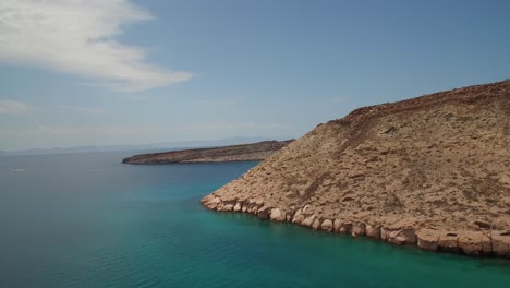 Aerial-shot-of-Partida-Island-in-the-Archipielago-Espritu-Santo-National-Park,-Baja-California-Sur