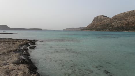 walkthrough towards the shallow and warm sea in the lagoon of balos